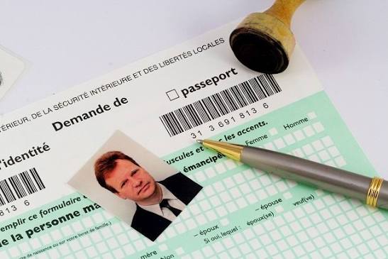 Que faut-il pour faire un passeport ? Documents, démarches et conseils